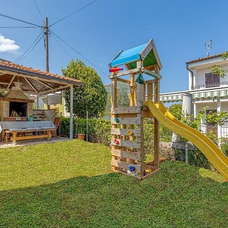 Apartments Hrestak ポレッチ エクステリア 写真